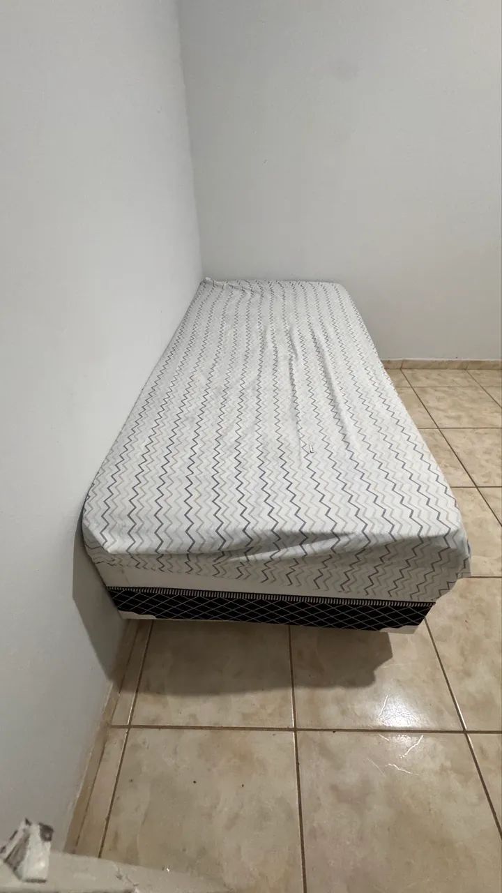 Cama Box de solteiro para doação 