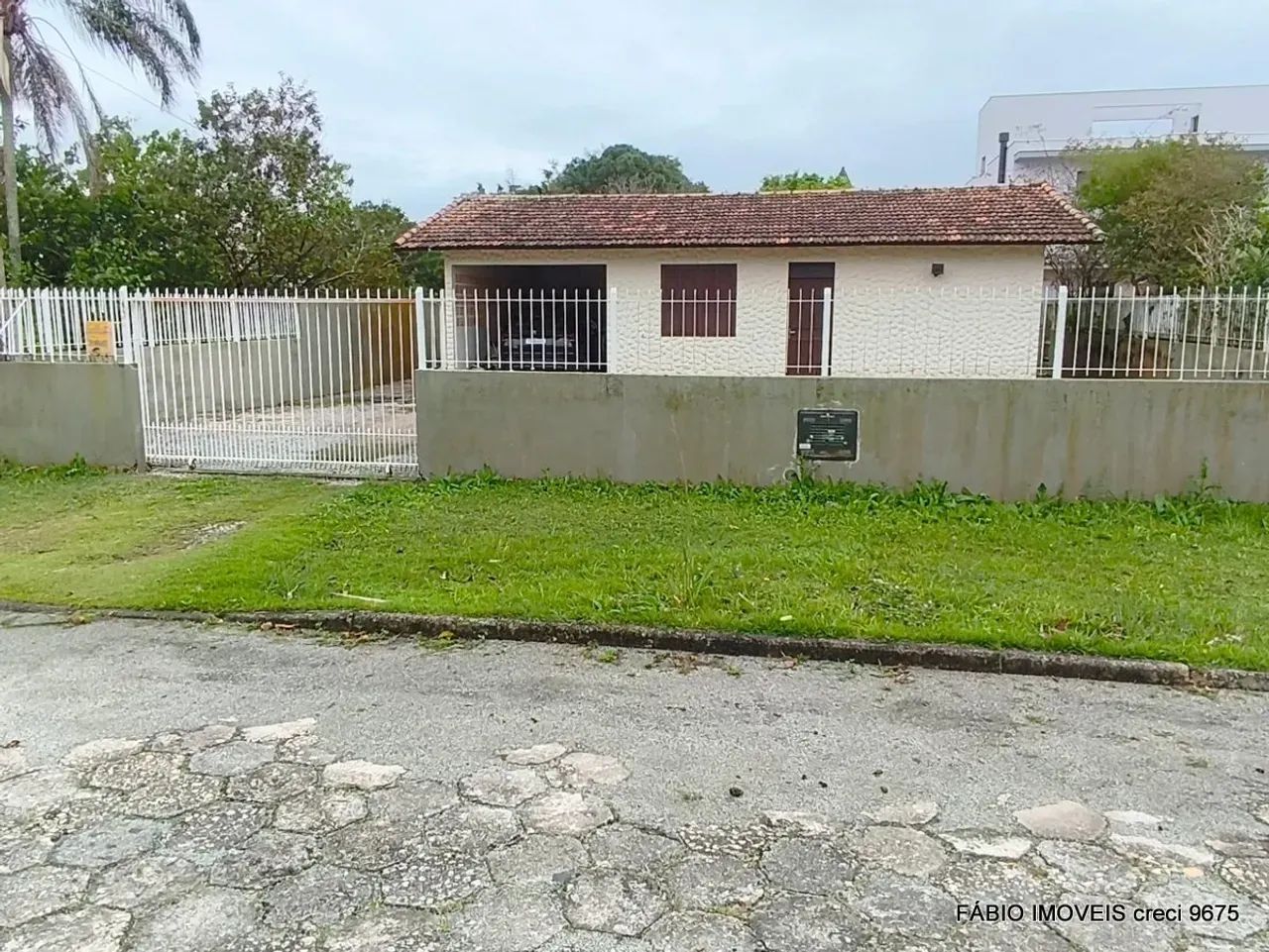 CASA/TERRENO À VENDA - PRAIA DA DANIELA - FLORIANÓPOLIS - SC - Foto 4