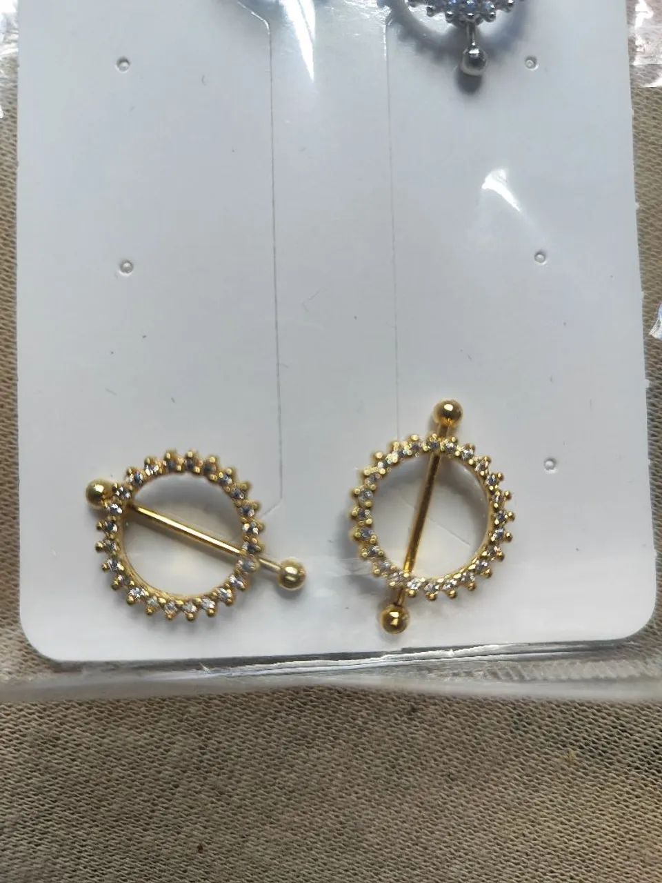 Piercing dourado/prata - Foto 4