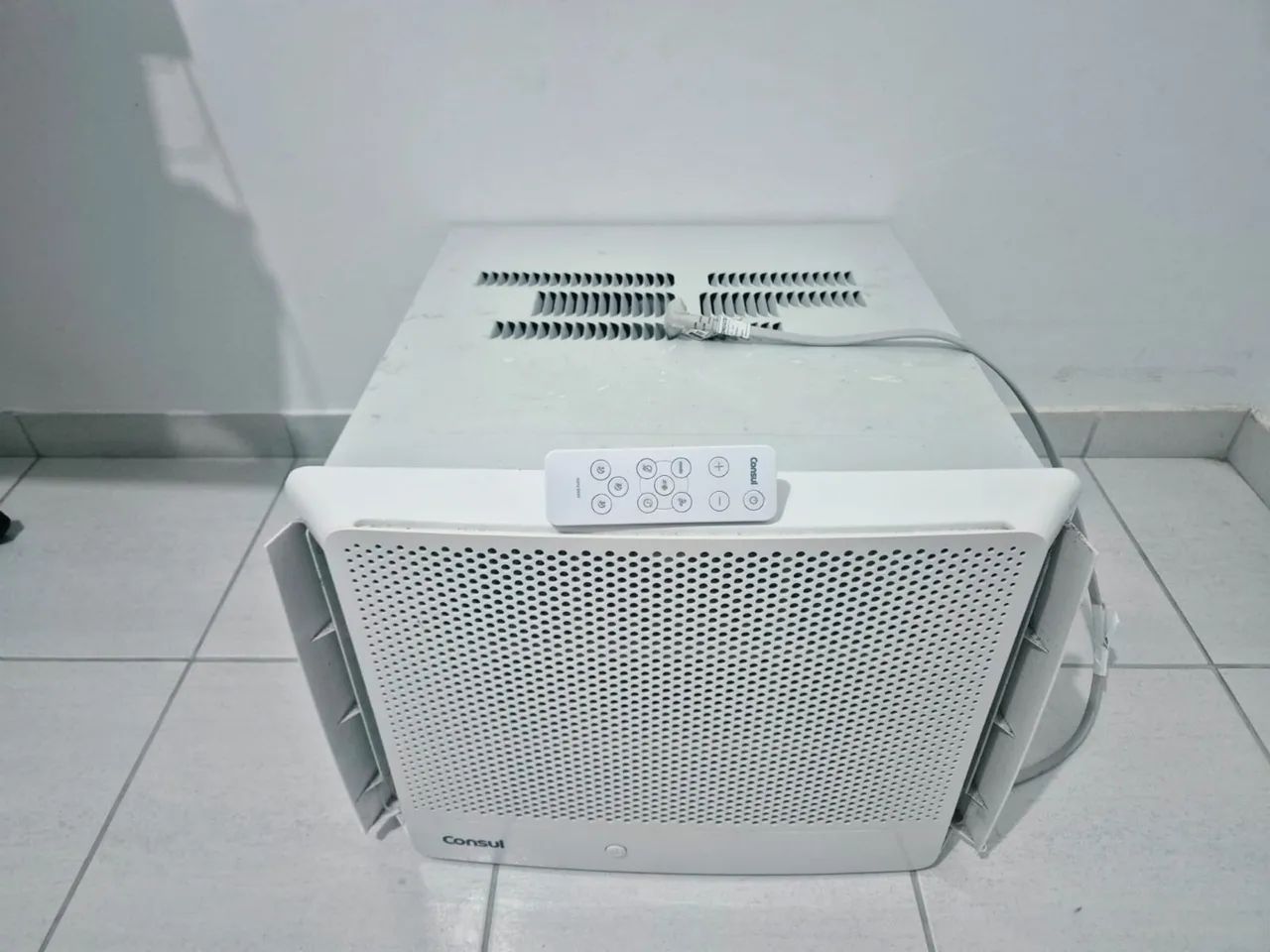 AR CONDICIONADO DE JANELA - Foto 2