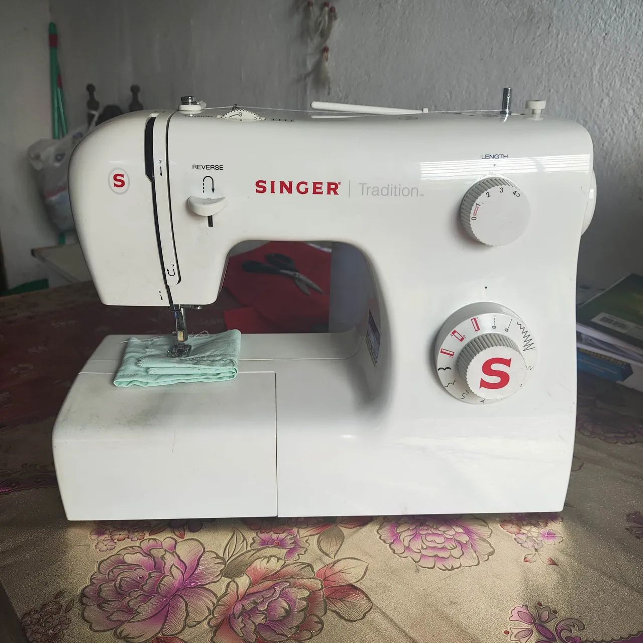Máquina Singer  - Foto 2
