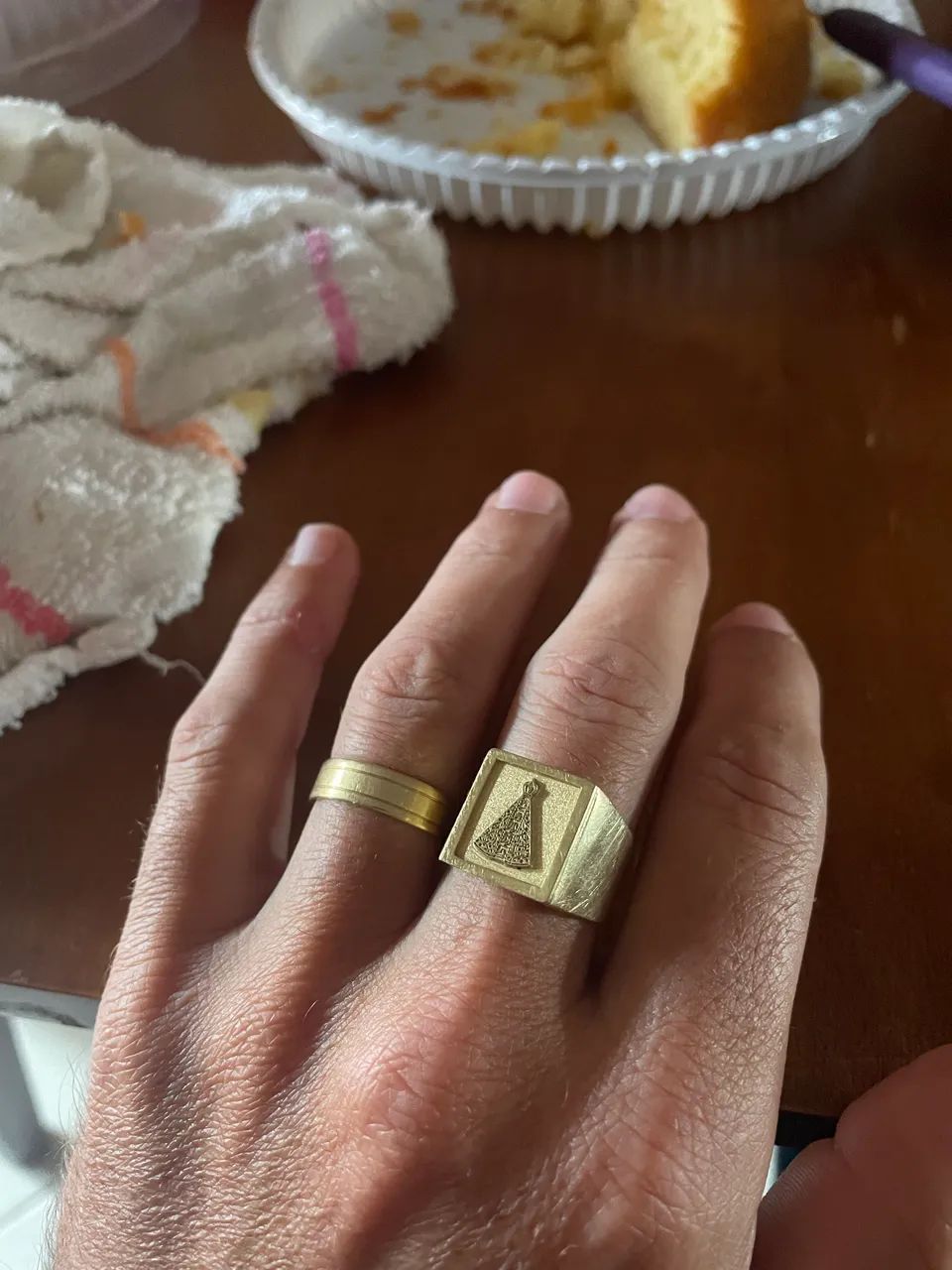 Anel em ouro 18k com 8.4 grama 