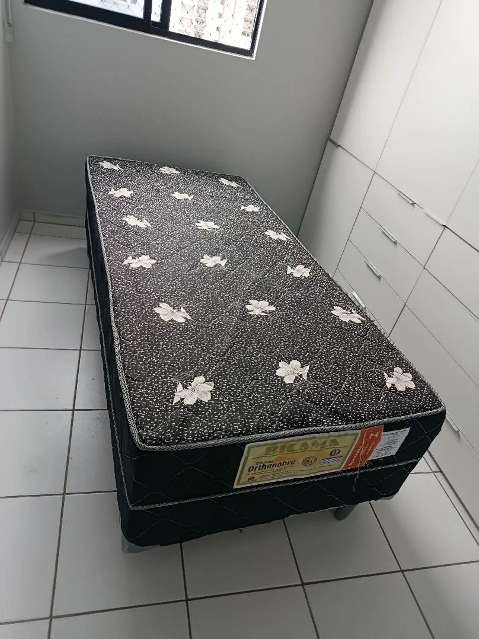 Cama box com cama auxiliar