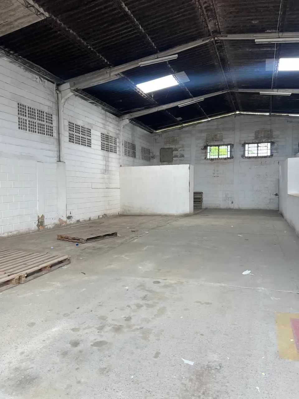 ALUGO GALPÃO  EXCELENTE LOCALIZAÇÃO - Foto 11