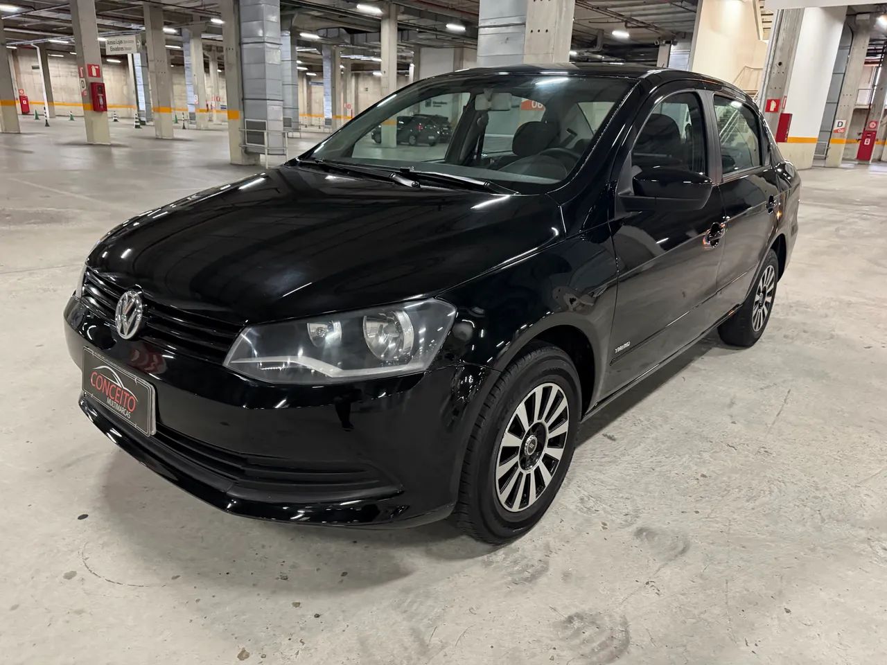 Volkswagen Voyage VOYAGE 1.0/1.0 City Mi Total Flex 8V 4p 2013