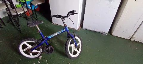 Bicicleta  infantil 