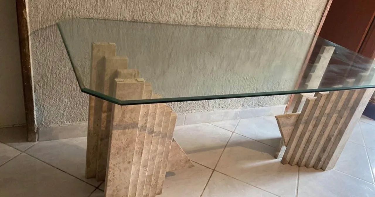 Mesa de mármore  