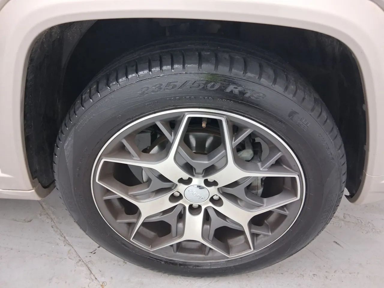 Jeep Commander Overland T270 1.3 TB Flex Aut., foto 12 de 17