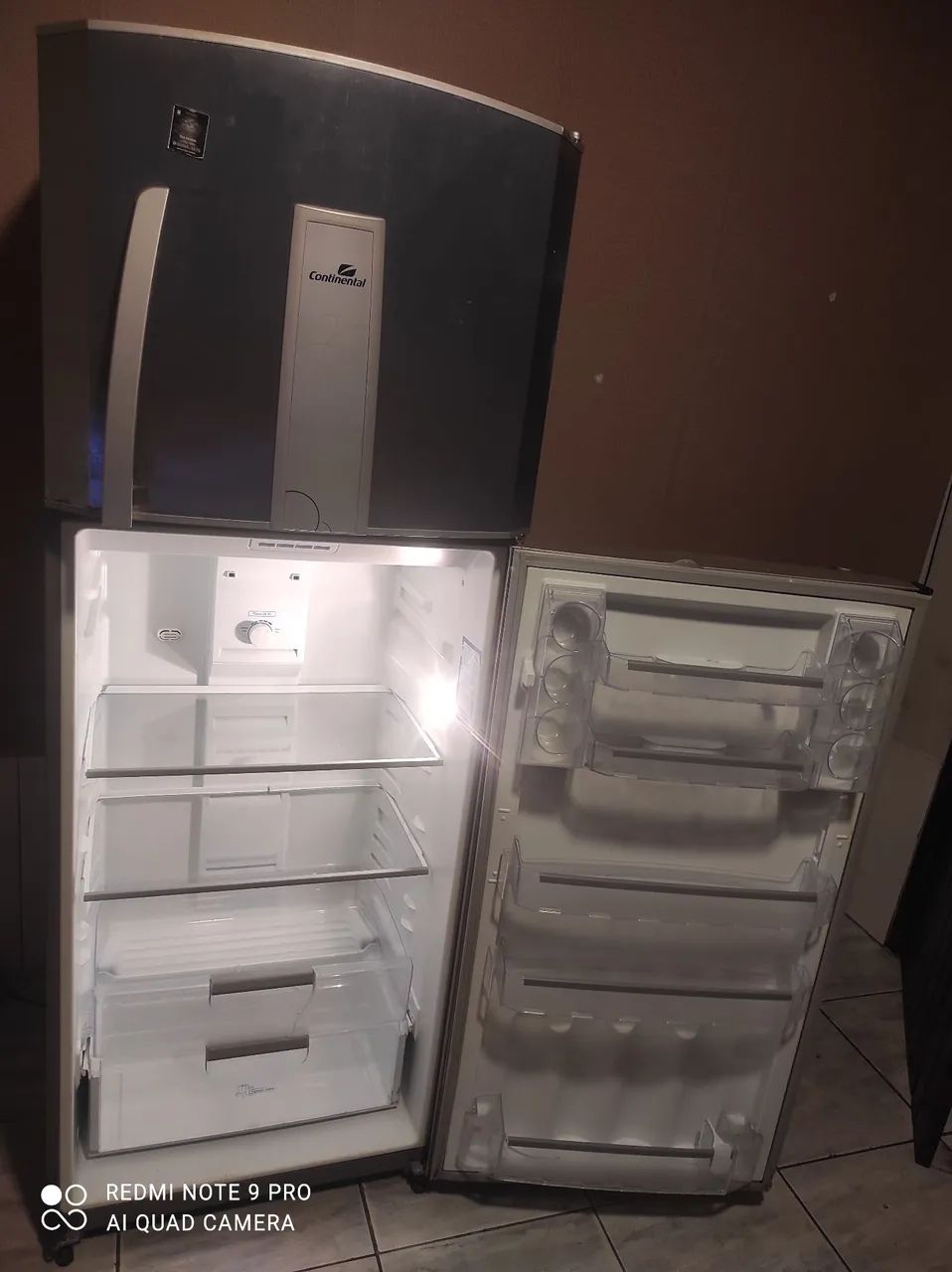 Vendo geladeira funcionando perfeitamente retirar em são José ou entregar a combinar 