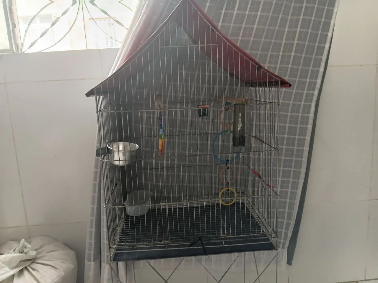 Gaila de passarinho. Pouco uso.