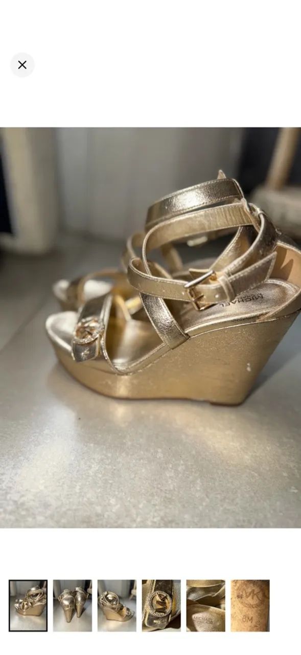 Michael Kors Sandalia anabela.