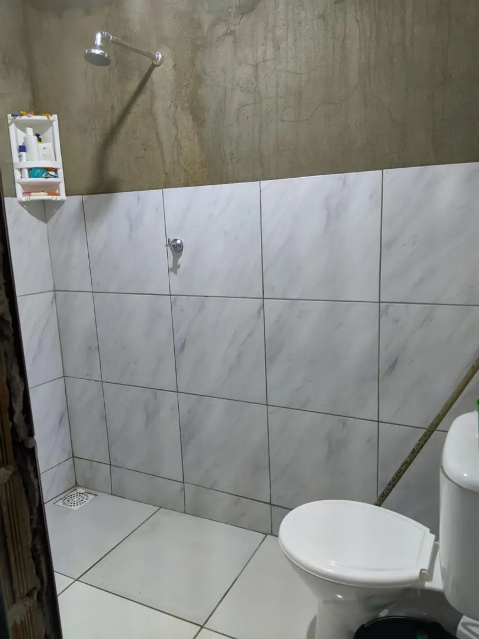 Terreno com construção inacabada.  - Foto 5