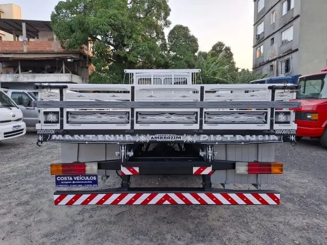 Mercedes Benz 710 PLUS 2012 - Foto 5