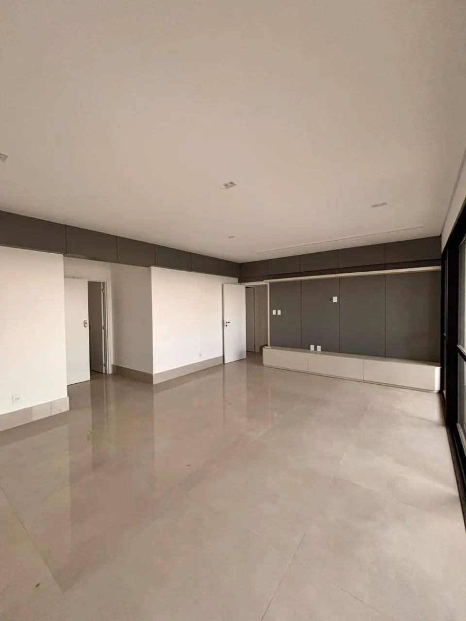 Aluga-se apartamento com 3 suítes no Edifício Harissa em Cuiabá MT 