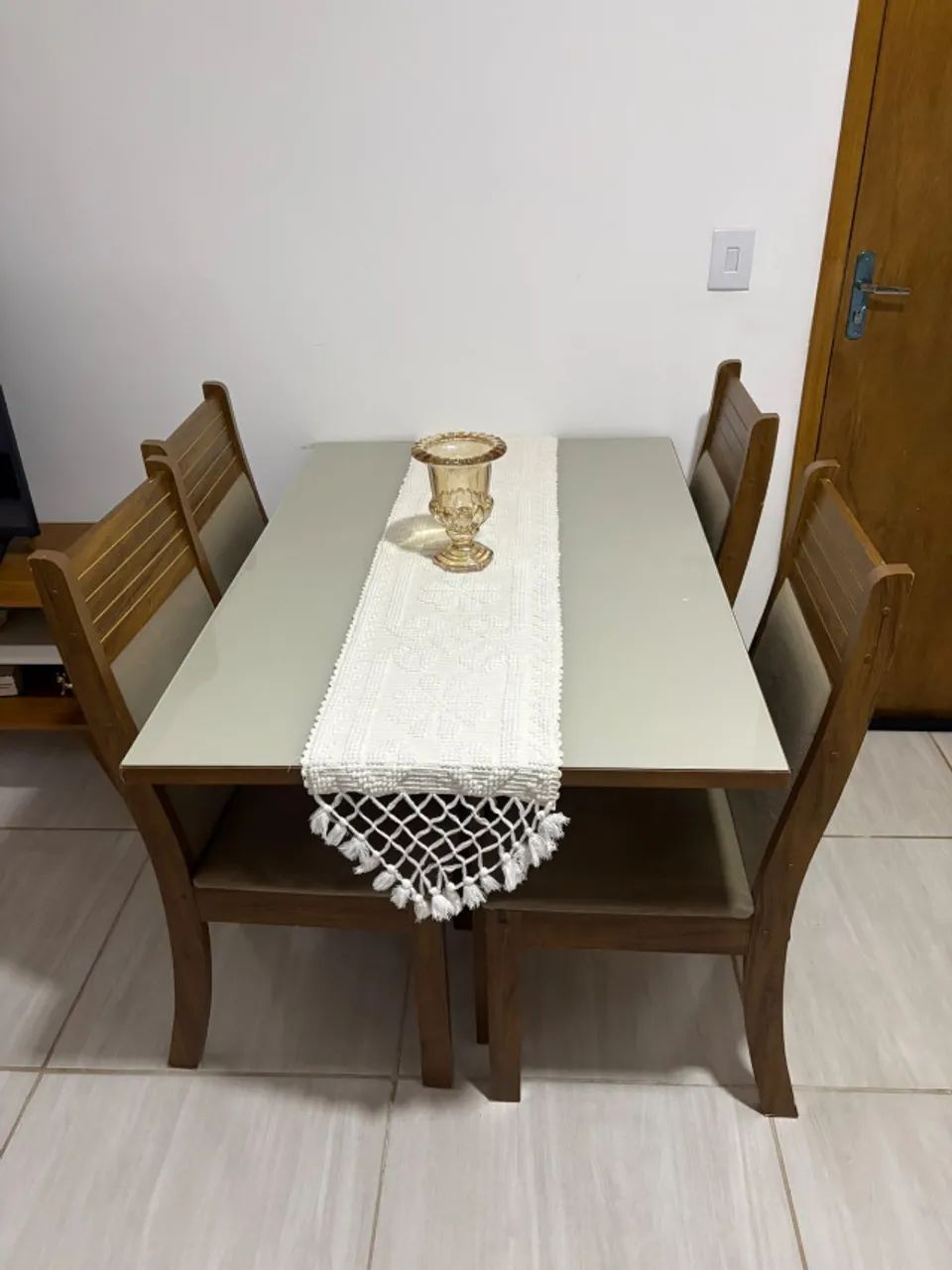 Mesa de jantar com 4 cadeiras - Foto 2
