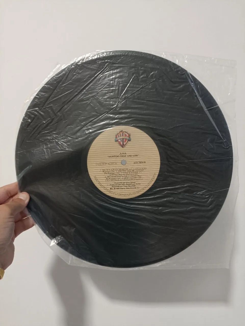 Disco de vinil A-ha's Hunting High and Low (1985) LP - Foto 3