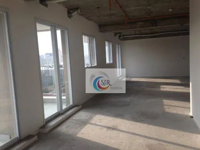 Edifício comercial com 547,10 m² de laje , com 14 vagas de garagem