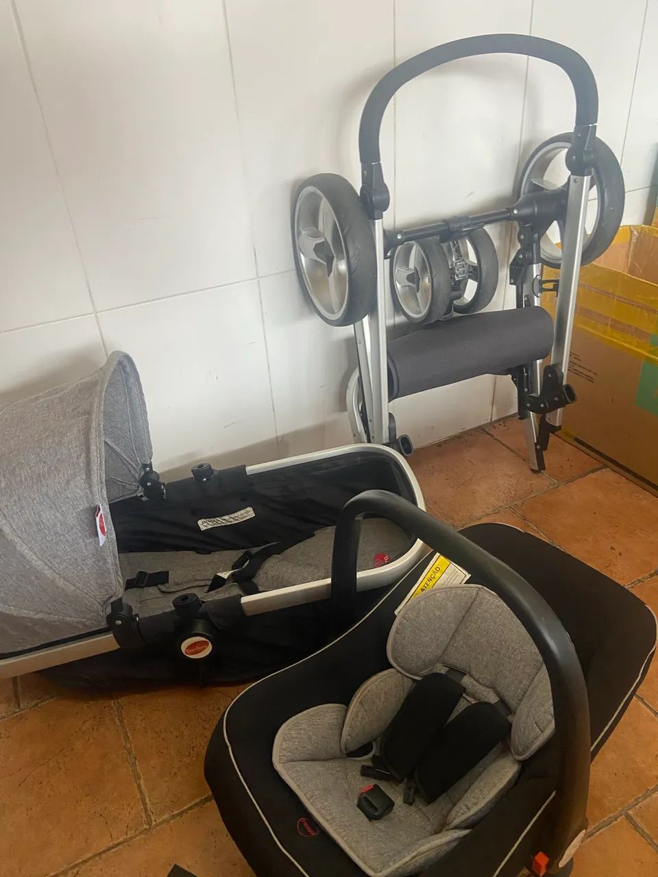 Carrinho de bebê com bebê conforto  - Foto 5