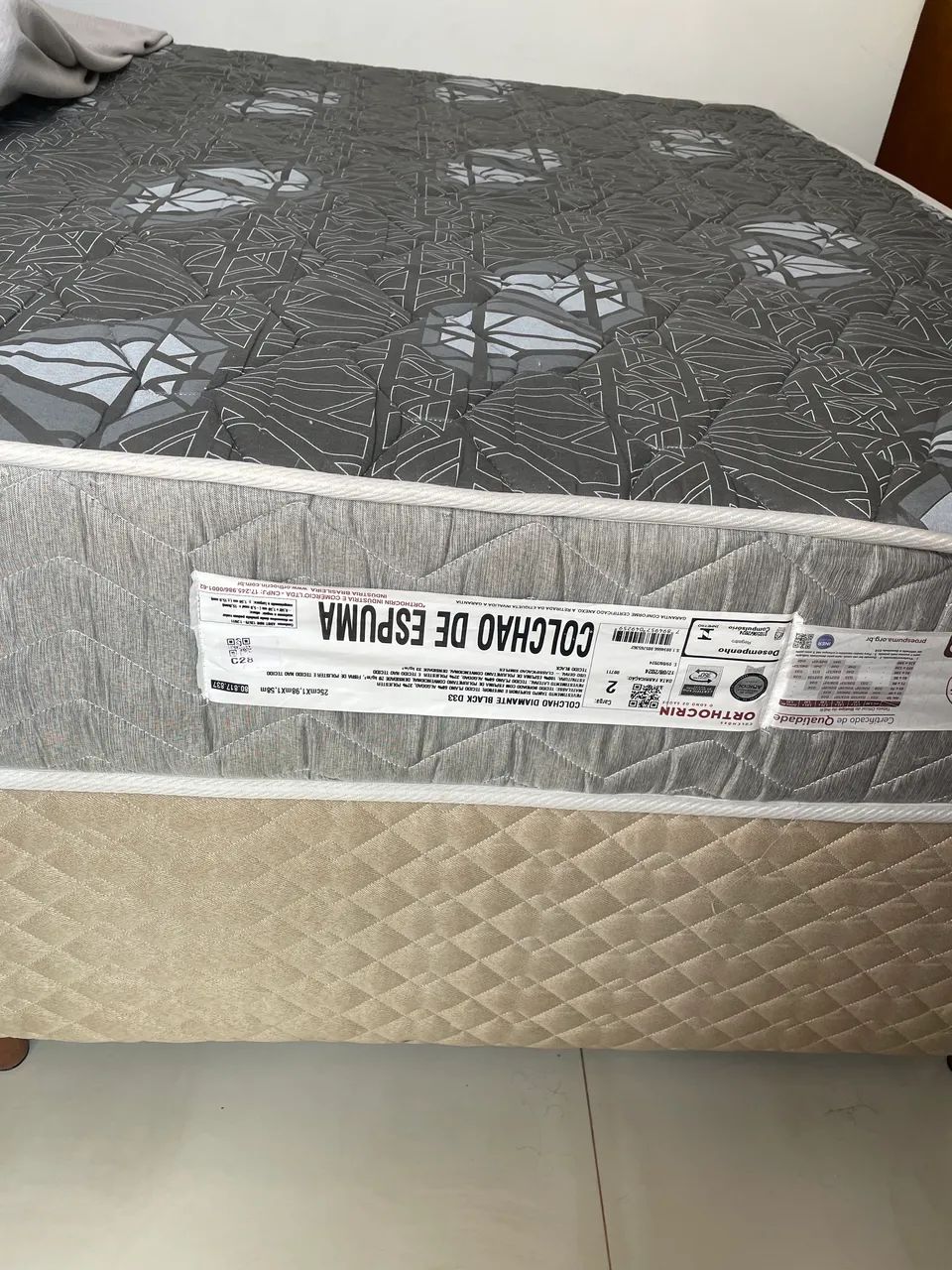 Cama queen ortocrin d33 tamanho ,25cmt , 98mx1,58m