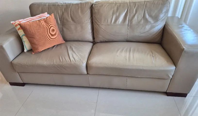 Sofá em couro