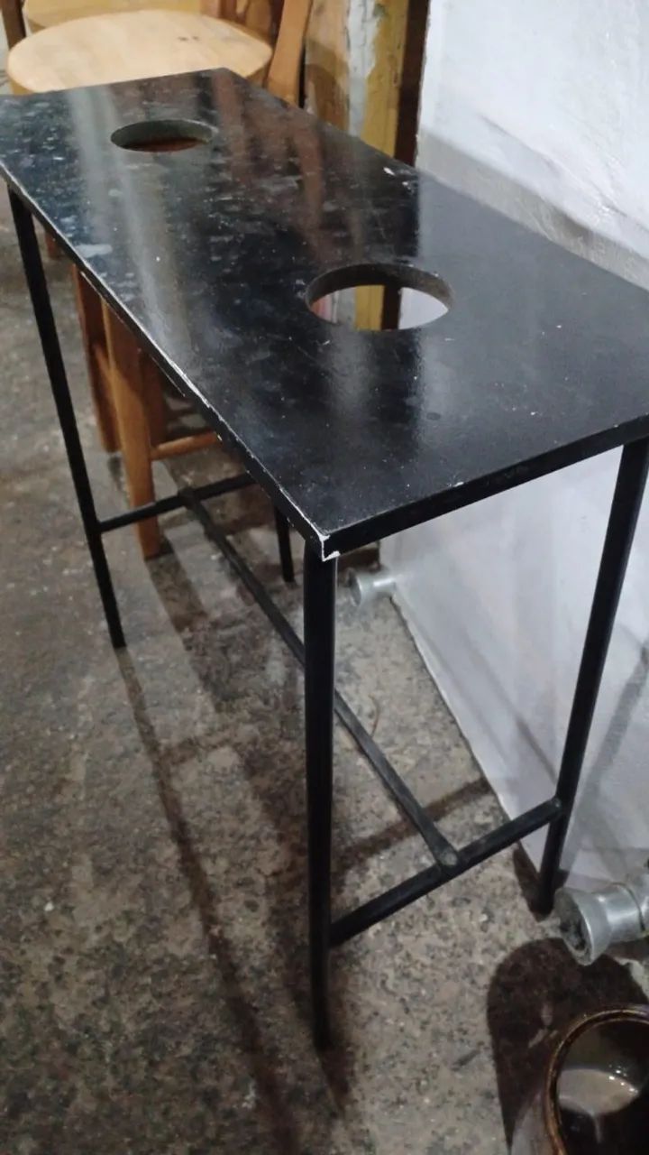 Mesa para manicure, em bom estado, preta. - Foto 3