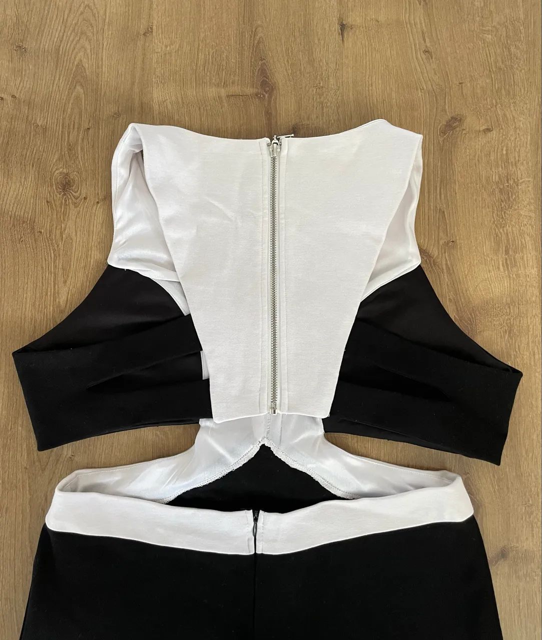 Vestido tam G branco e preto Just Be - Foto 4