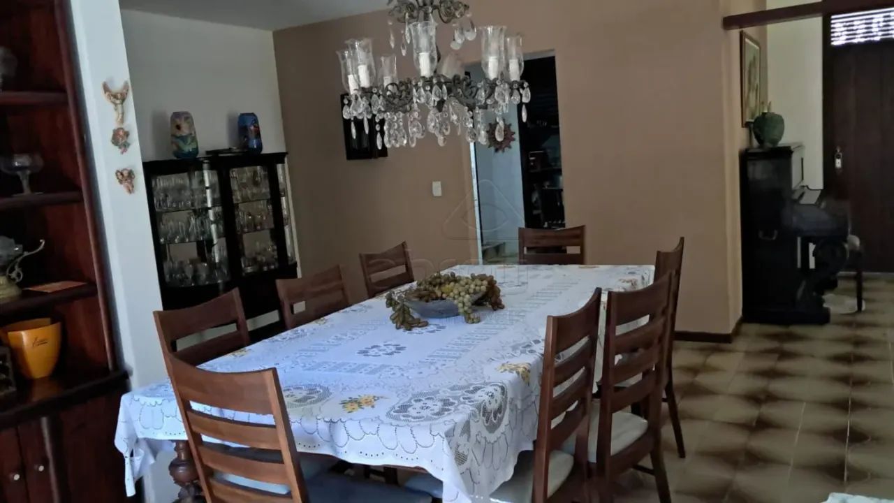 Casa Ampla e Sofisticada com Suítes, Garagem e Ambientes Espaçosos - Foto 2