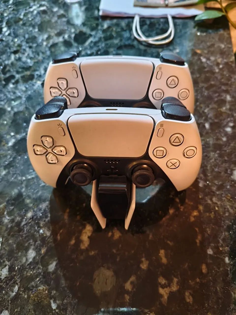 Playstation 5 com 2 Controles - Foto 5
