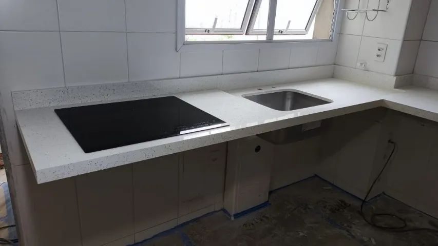 PIA COM BANCADA PLANEJADA - MARMORE BRANCO  - Foto 3