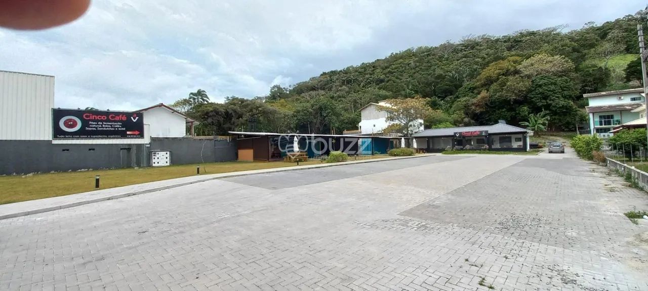 Terreno Comercial 6860m² em Rio Tavares, Florianópolis
