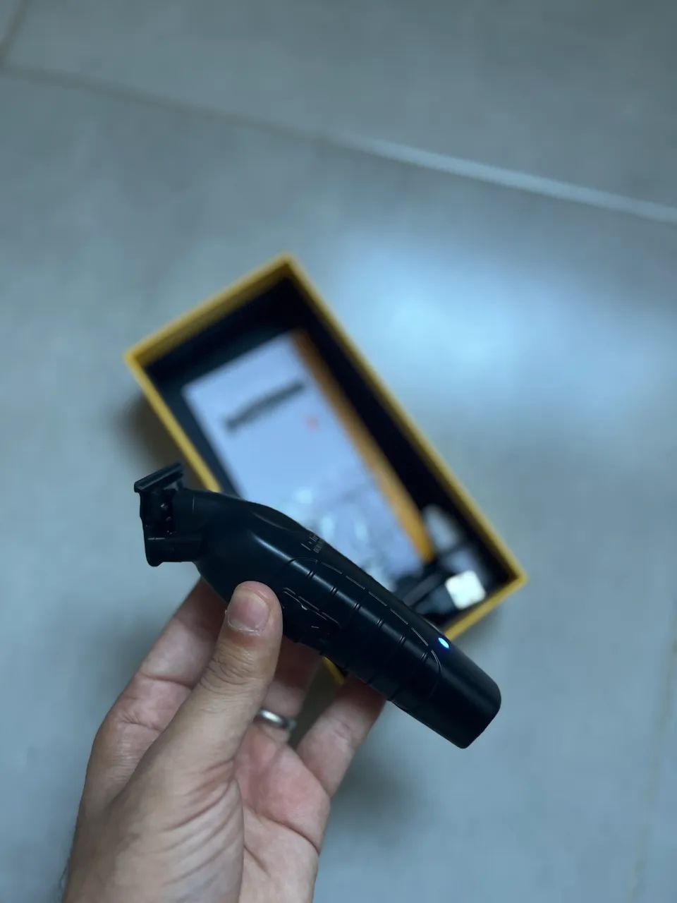 Máquina de Acabamento Kemei 2299