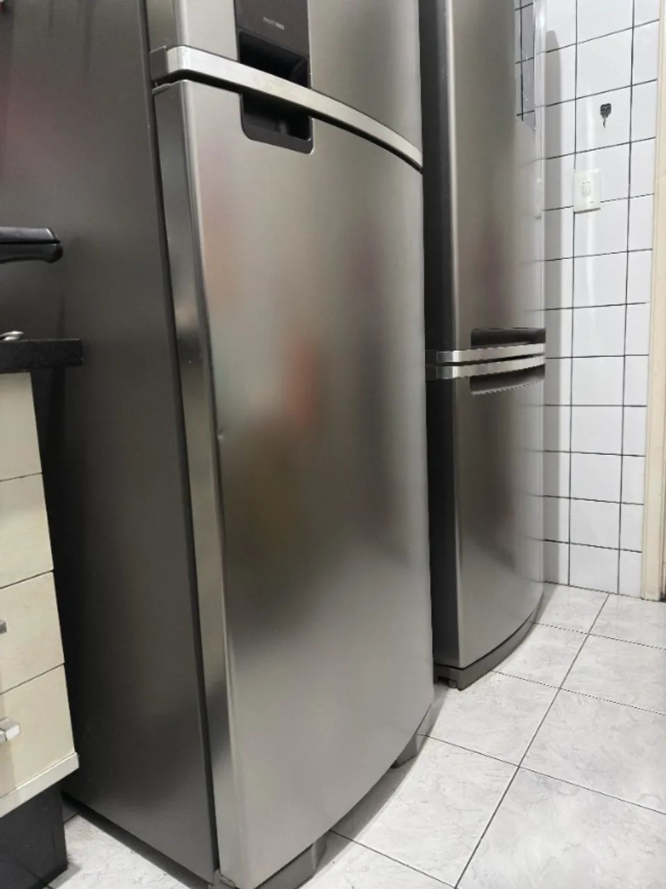 Geladeira Brastemp Frost Free Duplex 375 Litros Cor Inox com Espaço Adapt - BRM45HK