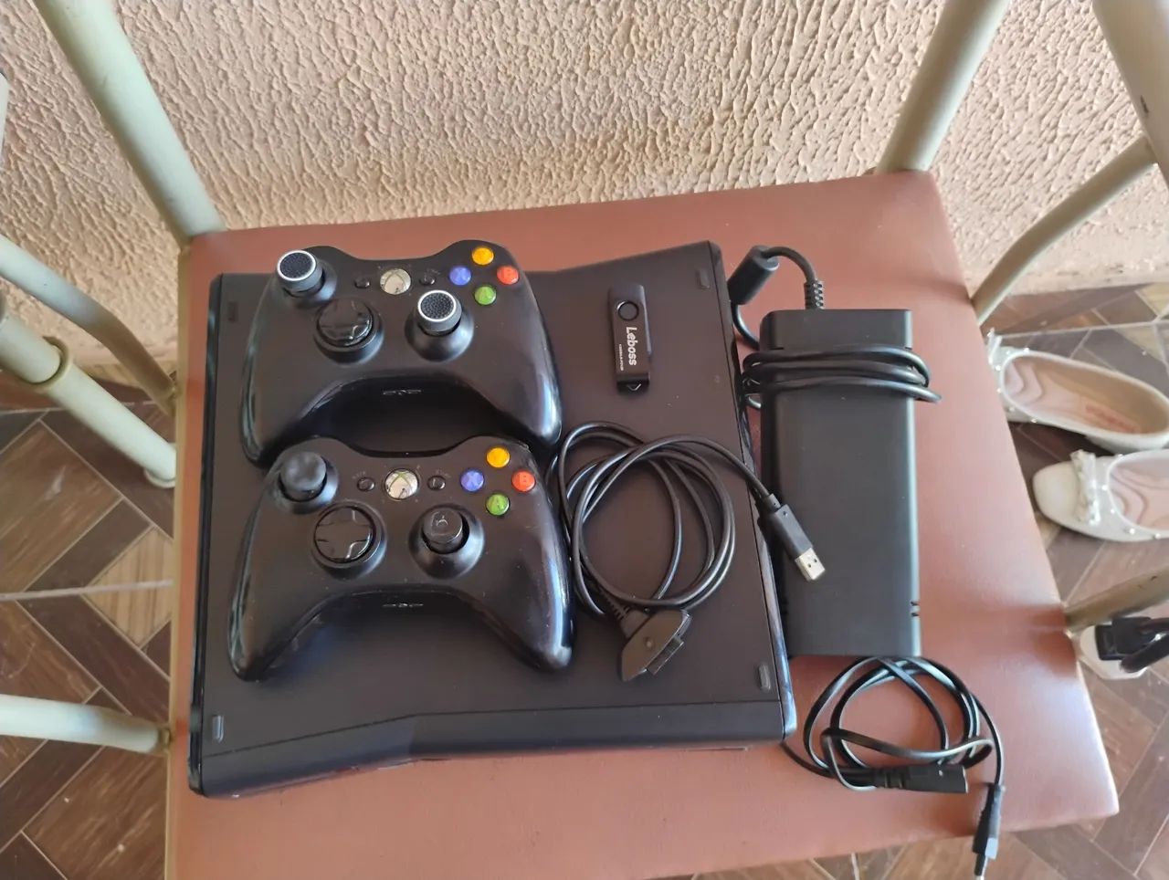 Xbox 360 Completo Original com 2 controles e Kinect Divido no Cartão  - Foto 3