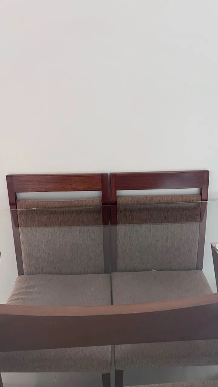 Vendo mesa de jantar de 6 lugares  - Foto 2