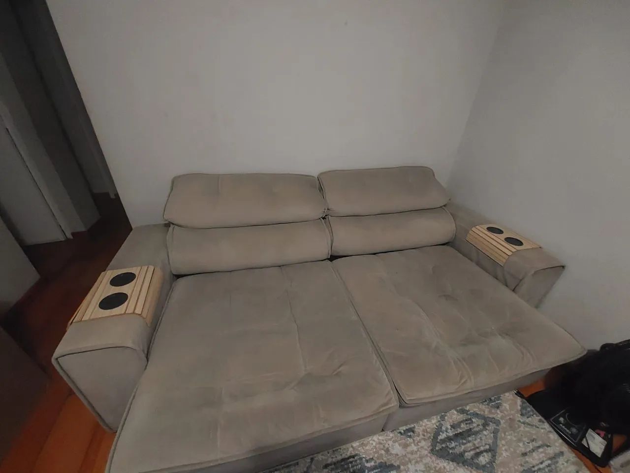 Venda sofá, rack e guarda-roupa