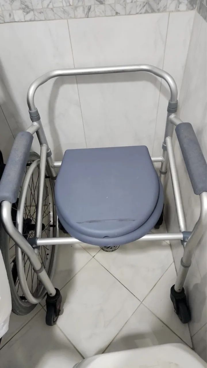 VENDE-SE CAMA E CADEIRA HOSPITALAR  - Foto 4
