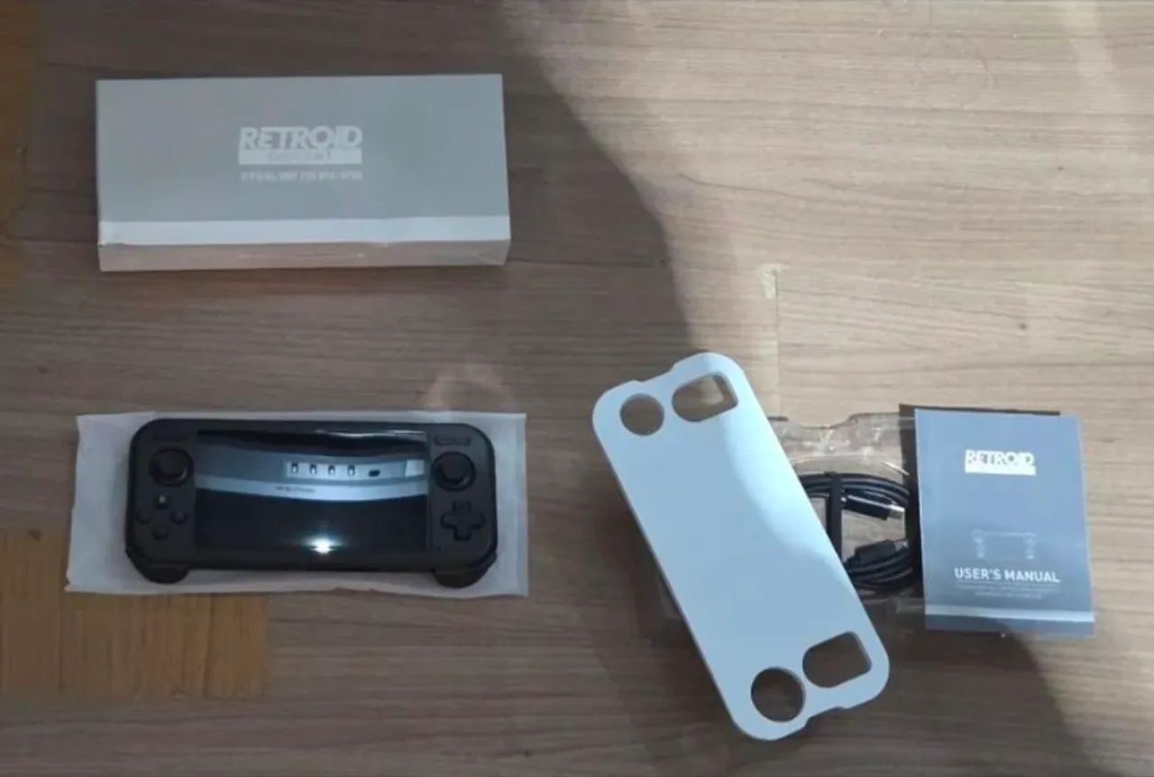 ⚠️一週間のみ掲載⚠️Retroid Pocket 4 pro 本体グリップケース付 Retroid Pocket 4 Pro + Grip + Case para transporte - Peças e