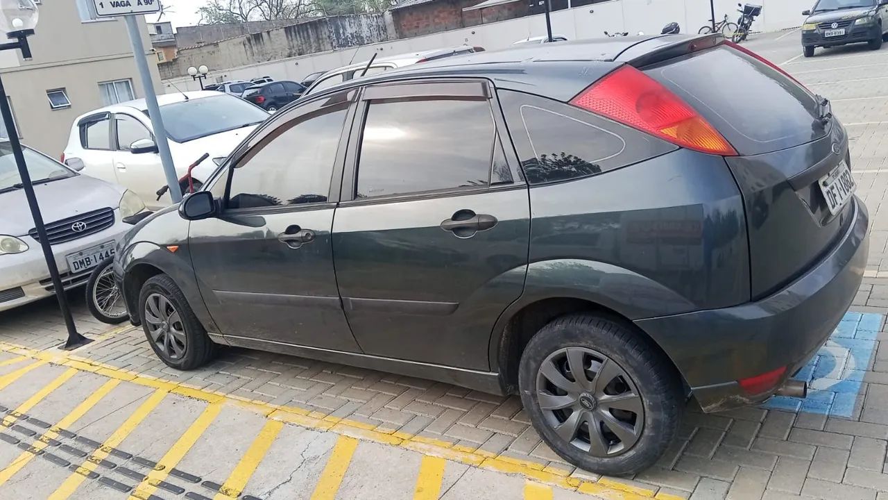 Ford Focus Focus 1.8 16V 5p 2003