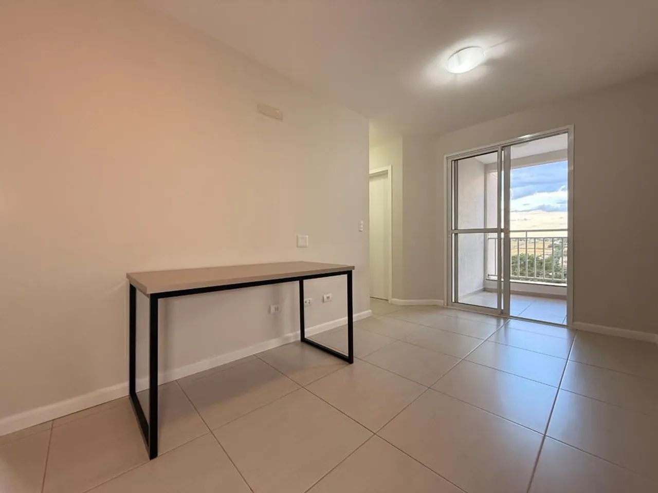 Apartamento para alugar em Maringá, Vila Marumby, com 2 quartos, com 51.81 m² - Foto 2