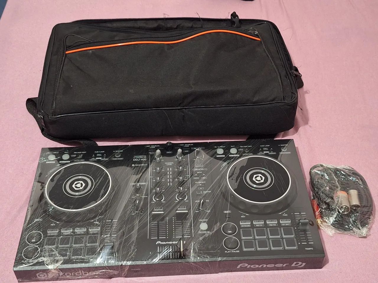 DDJ 400 com case e caixa original