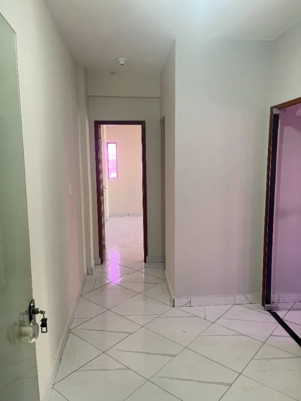 ALUGA-SE SALA COMERCIAL NO EDIFICIO WALL STREET, ANDAR ALTO, COM 50,84 M2 DE ÁREA. - Foto 2