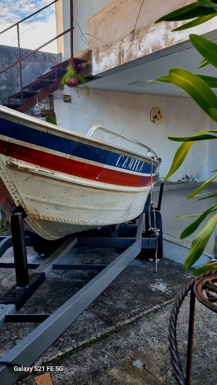 Vende-se Barco com motor e carreta - Foto 2