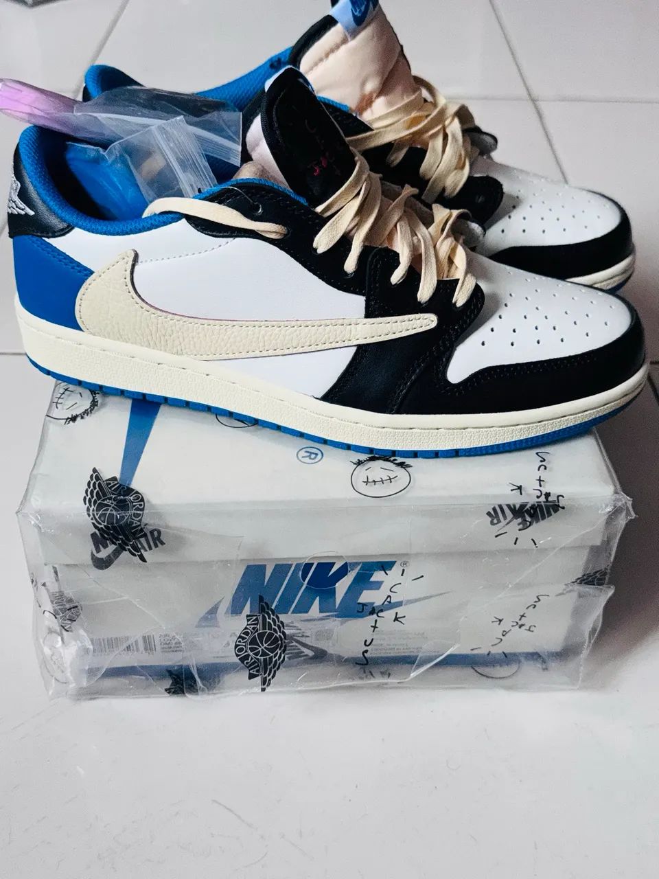Jordan 1 low travis scott fragment