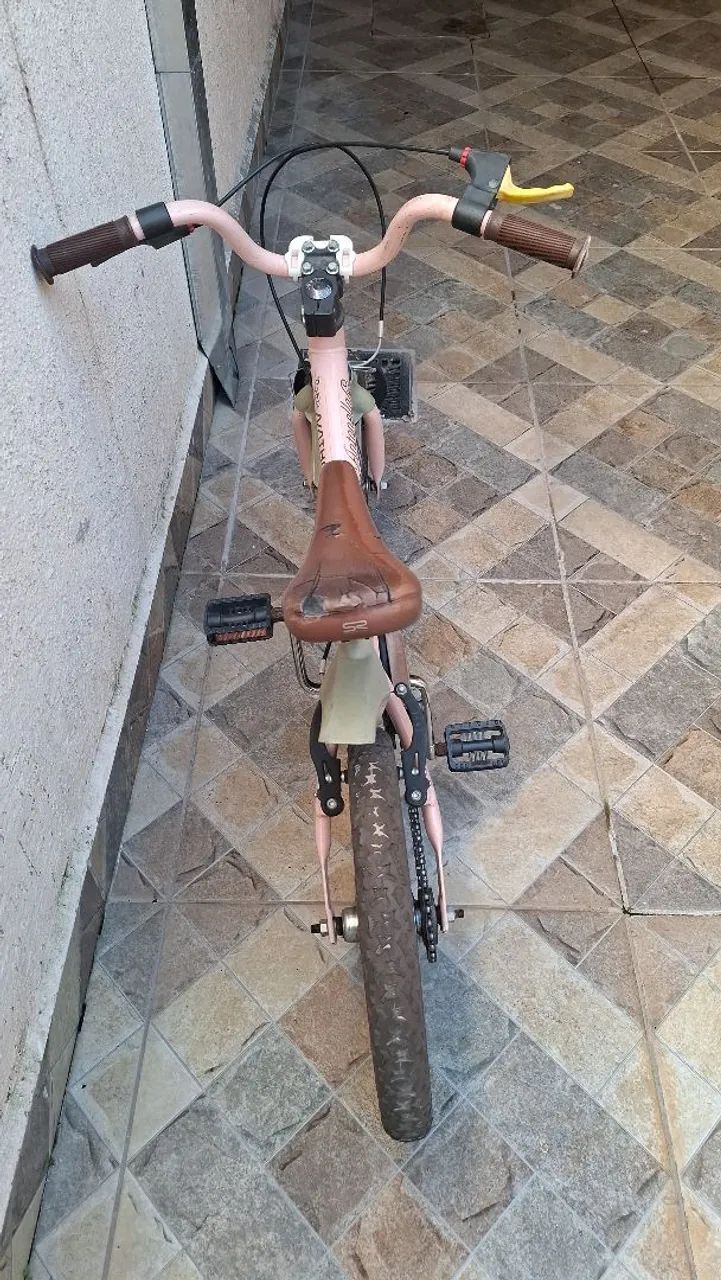 Bicicleta infantil feminina em ótimo estado  - Foto 2
