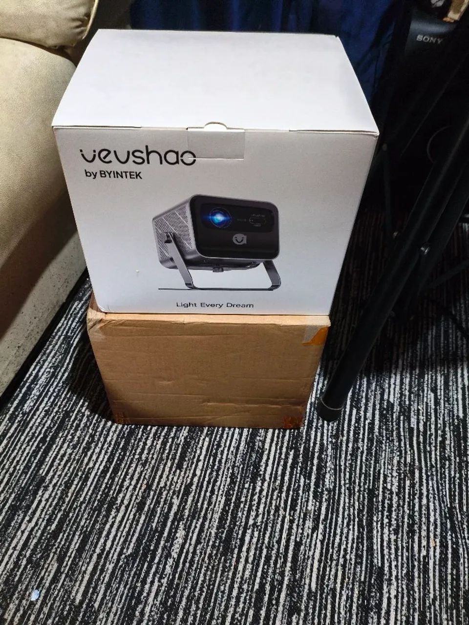 Projetor Byintec Veshua R80 DLP Full HD 4k HDR 3D  - Foto 3