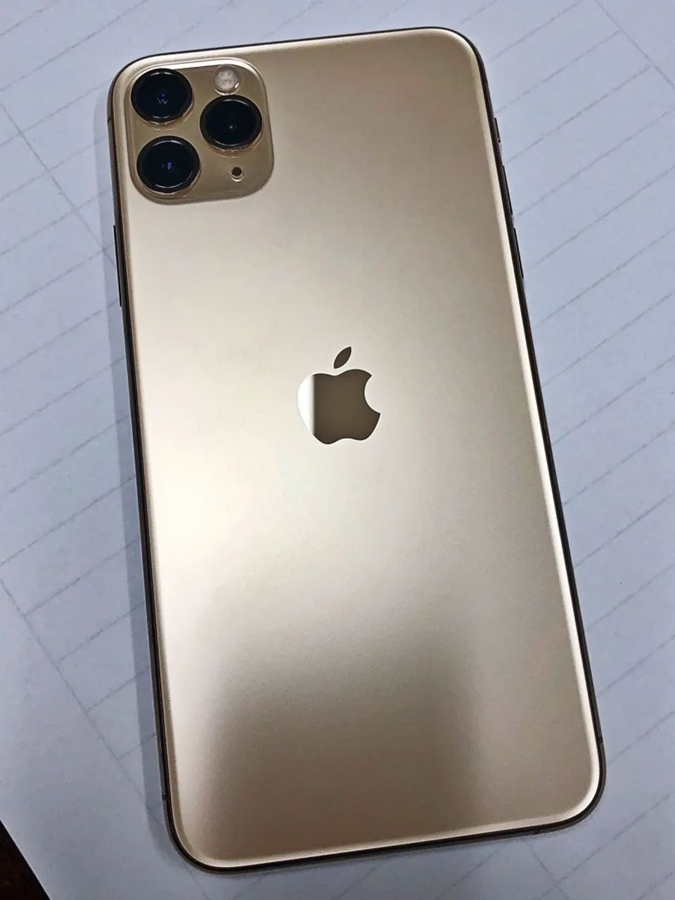 iPhone 11 Pro Max dourado 