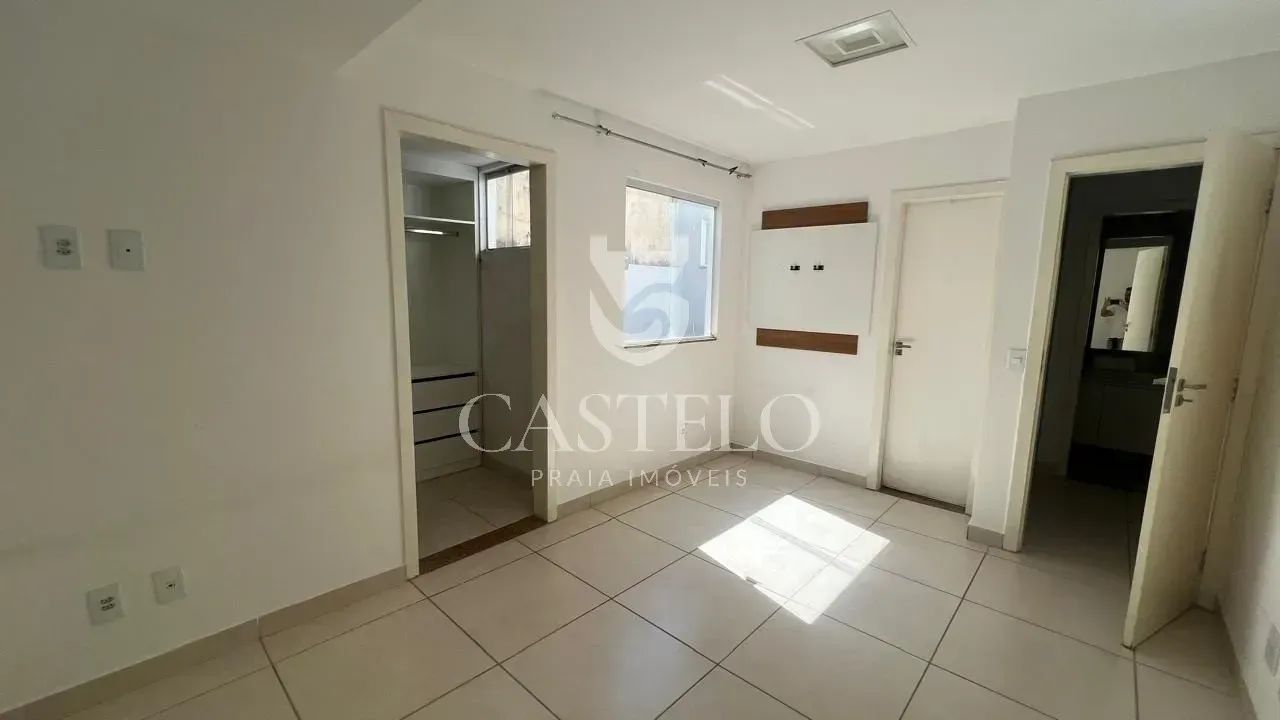 Apto 2 quartos/suíte ,área lateral, primeiro andar, totalmente reformado e com ótima local - Foto 5