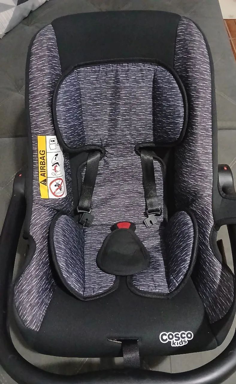 Carrinho de bebê e Bebê conforto COSCO