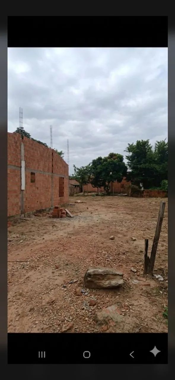 Vende-se este terreno 