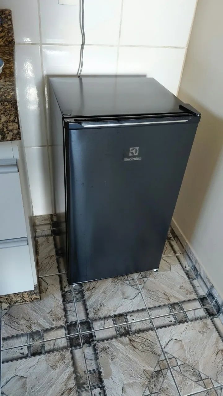 Frigobar Electrolux EM90B 90 litros